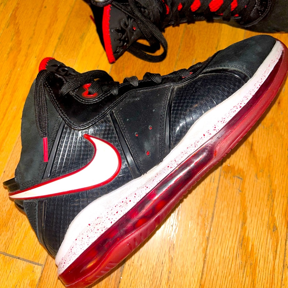 Nike LeBron 8 Sneakers